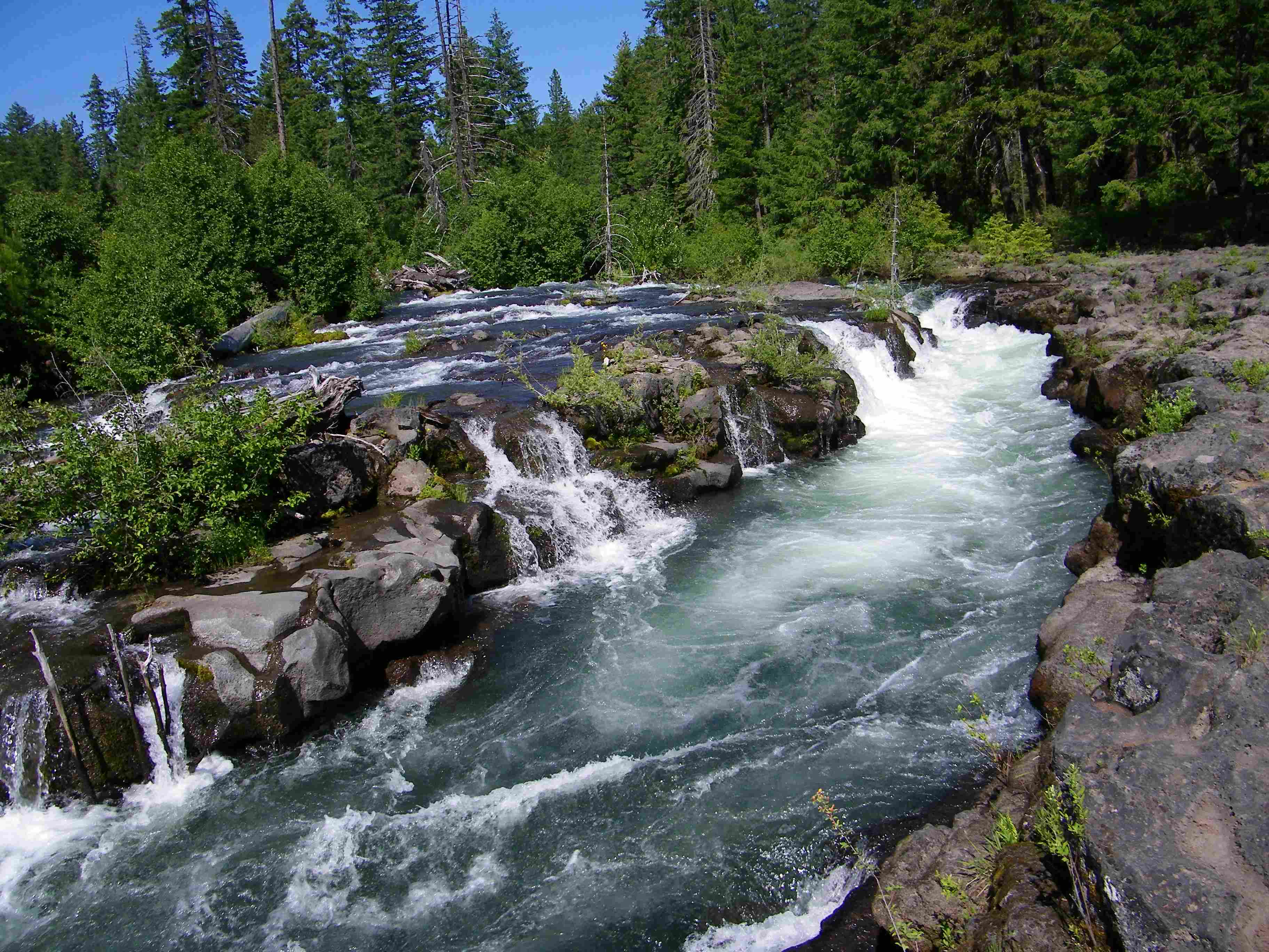 Oregon State Route 62 parallels the Rogue River while still north and 